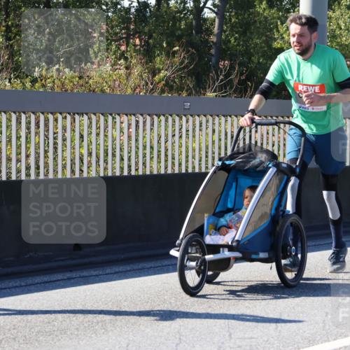 03.10.2025 - Köhlbrandbrückenlauf Strokosch-Dieckow http://msf.ph/oto/9163944 03.10.2025 13:05:36 Position 3  meine-sportfotos.de