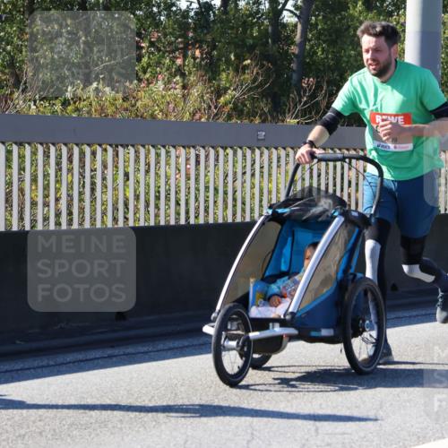03.10.2025 - Köhlbrandbrückenlauf Strokosch-Dieckow http://msf.ph/oto/9163949 03.10.2025 13:05:36 Position 3  meine-sportfotos.de