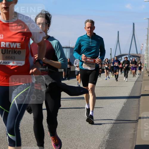 03.10.2025 - Köhlbrandbrückenlauf Strokosch-Dieckow http://msf.ph/oto/9163962 03.10.2025 13:05:40 Position 3 6643, 6119 meine-sportfotos.de