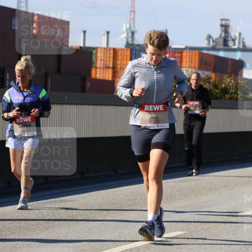 03.10.2025 - Köhlbrandbrückenlauf Strokosch-Dieckow http://msf.ph/oto/9163968 03.10.2025 13:05:46 Position 3 6673, 6728 meine-sportfotos.de