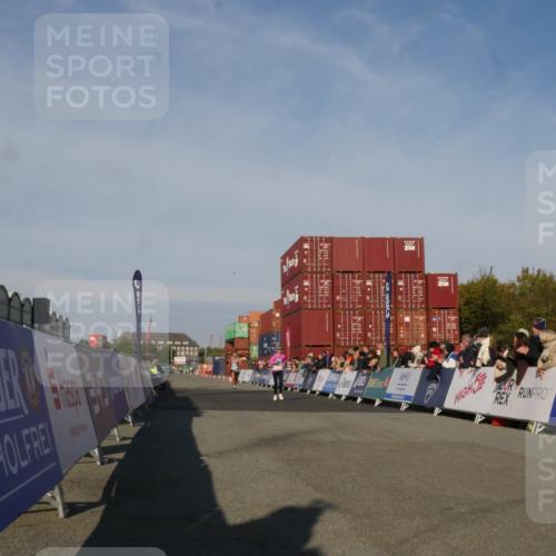 03.10.2025 - Köhlbrandbrückenlauf Matties Gatica Varas http://msf.ph/oto/9163969 03.10.2025 09:49:26 Ziel 1022, 3203 meine-sportfotos.de