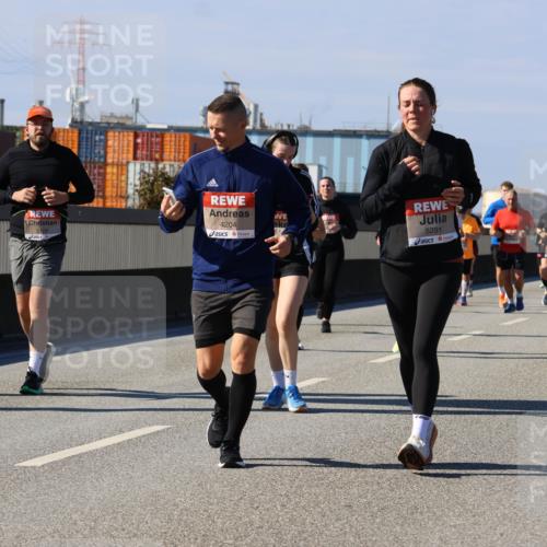 03.10.2025 - Köhlbrandbrückenlauf Strokosch-Dieckow http://msf.ph/oto/9163973 03.10.2025 13:05:51 Position 3 4204, 5106, 5291 meine-sportfotos.de