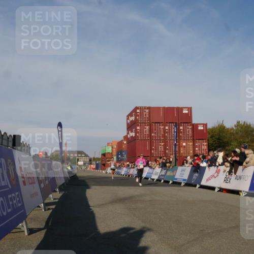 03.10.2025 - Köhlbrandbrückenlauf Matties Gatica Varas http://msf.ph/oto/9163974 03.10.2025 09:49:27 Ziel 1022, 3203 meine-sportfotos.de