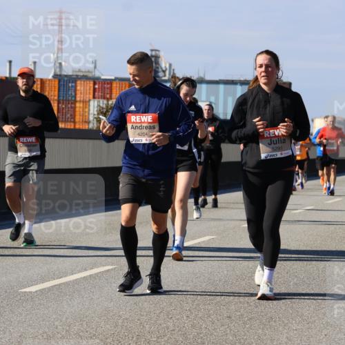 03.10.2025 - Köhlbrandbrückenlauf Strokosch-Dieckow http://msf.ph/oto/9163977 03.10.2025 13:05:51 Position 3 5106, 4204, 5291 meine-sportfotos.de