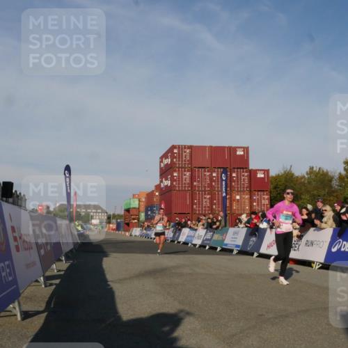 03.10.2025 - Köhlbrandbrückenlauf Matties Gatica Varas http://msf.ph/oto/9163983 03.10.2025 09:49:30 Ziel 1022, 3203 meine-sportfotos.de