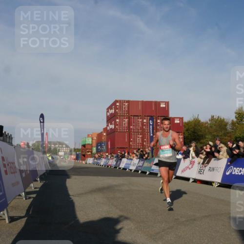 03.10.2025 - Köhlbrandbrückenlauf Matties Gatica Varas http://msf.ph/oto/9163994 03.10.2025 09:49:33 Ziel 1022, 3203 meine-sportfotos.de