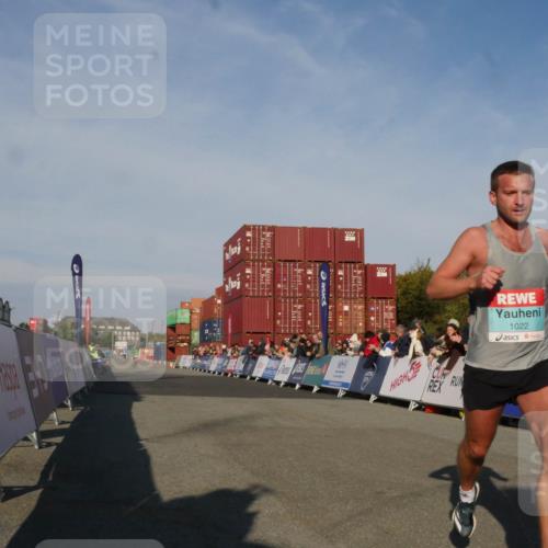03.10.2025 - Köhlbrandbrückenlauf Matties Gatica Varas http://msf.ph/oto/9163997 03.10.2025 09:49:34 Ziel 1022 meine-sportfotos.de