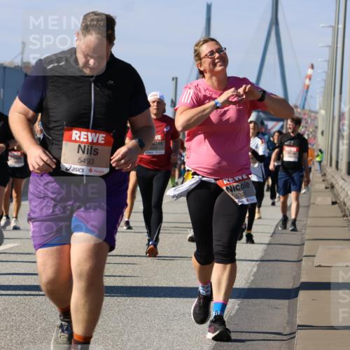 03.10.2025 - Köhlbrandbrückenlauf Strokosch-Dieckow http://msf.ph/oto/9164001 03.10.2025 13:05:59 Position 3 5493, 5321 meine-sportfotos.de