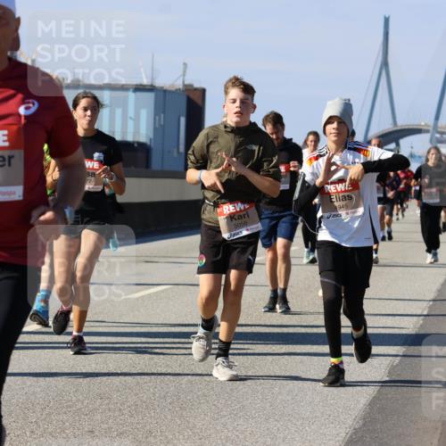03.10.2025 - Köhlbrandbrückenlauf Strokosch-Dieckow http://msf.ph/oto/9164009 03.10.2025 13:06:06 Position 3 5389, 77, 5056, 945 meine-sportfotos.de