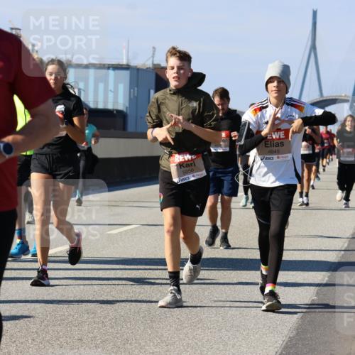 03.10.2025 - Köhlbrandbrückenlauf Strokosch-Dieckow http://msf.ph/oto/9164016 03.10.2025 13:06:06 Position 3 5389, 5056, 4945 meine-sportfotos.de
