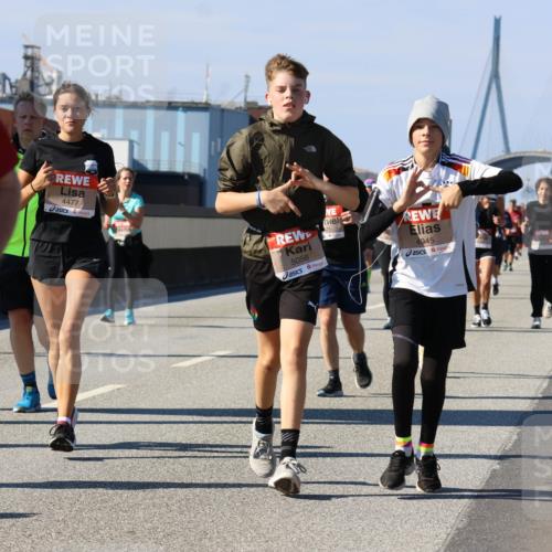03.10.2025 - Köhlbrandbrückenlauf Strokosch-Dieckow http://msf.ph/oto/9164025 03.10.2025 13:06:06 Position 3 89, 4477, 5056, 4945 meine-sportfotos.de