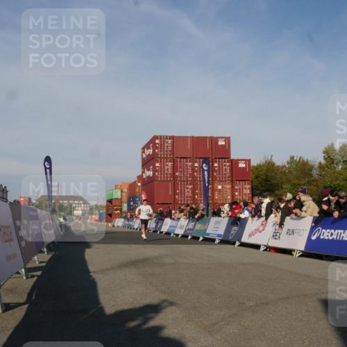 03.10.2025 - Köhlbrandbrückenlauf Matties Gatica Varas http://msf.ph/oto/9164029 03.10.2025 09:50:01 Ziel 2176 meine-sportfotos.de