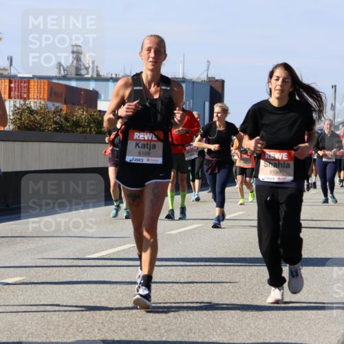 03.10.2025 - Köhlbrandbrückenlauf Strokosch-Dieckow http://msf.ph/oto/9164041 03.10.2025 13:06:15 Position 3 6394, 6199, 6198 meine-sportfotos.de