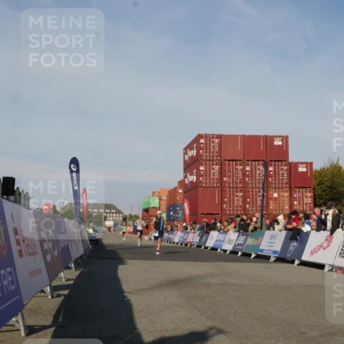 03.10.2025 - Köhlbrandbrückenlauf Matties Gatica Varas http://msf.ph/oto/9164046 03.10.2025 09:50:23 Ziel 1174, 3463 meine-sportfotos.de