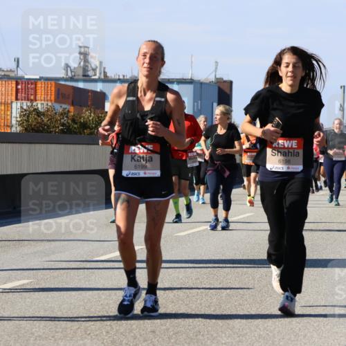 03.10.2025 - Köhlbrandbrückenlauf Strokosch-Dieckow http://msf.ph/oto/9164047 03.10.2025 13:06:15 Position 3 6394, 6199, 6198 meine-sportfotos.de