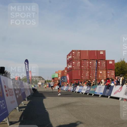 03.10.2025 - Köhlbrandbrückenlauf Matties Gatica Varas http://msf.ph/oto/9164048 03.10.2025 09:50:23 Ziel 1174, 3463 meine-sportfotos.de