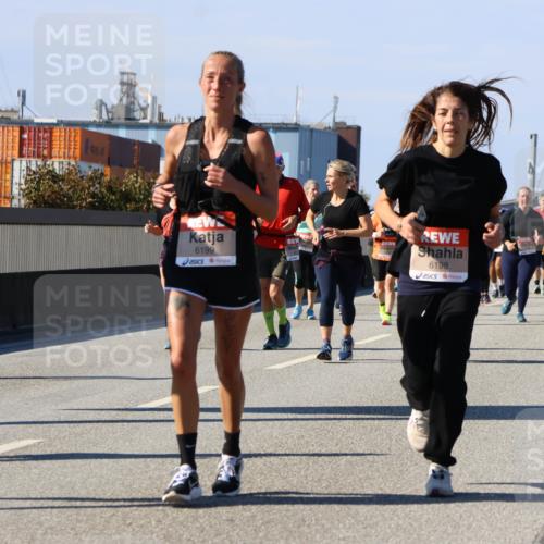 03.10.2025 - Köhlbrandbrückenlauf Strokosch-Dieckow http://msf.ph/oto/9164049 03.10.2025 13:06:15 Position 3 6394, 6199, 6198 meine-sportfotos.de