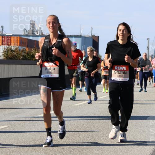 03.10.2025 - Köhlbrandbrückenlauf Strokosch-Dieckow http://msf.ph/oto/9164053 03.10.2025 13:06:15 Position 3 6394, 01, 6199, 6198 meine-sportfotos.de