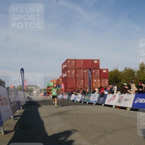 03.10.2025 - Köhlbrandbrückenlauf Matties Gatica Varas http://msf.ph/oto/9164080 03.10.2025 09:50:32 Ziel 1174, 2702 meine-sportfotos.de