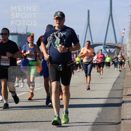 03.10.2025 - Köhlbrandbrückenlauf Strokosch-Dieckow http://msf.ph/oto/9164106 03.10.2025 13:06:49 Position 3 4670, 61 meine-sportfotos.de
