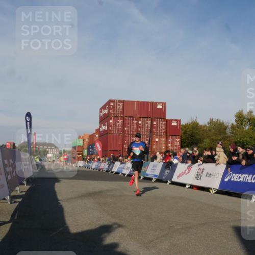 03.10.2025 - Köhlbrandbrückenlauf Matties Gatica Varas http://msf.ph/oto/9164109 03.10.2025 09:50:50 Ziel 1011, 1044, 2701 meine-sportfotos.de