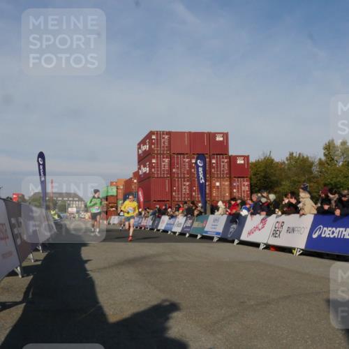 03.10.2025 - Köhlbrandbrückenlauf Matties Gatica Varas http://msf.ph/oto/9164131 03.10.2025 09:50:58 Ziel 1007, 1017, 1044, 2701 meine-sportfotos.de