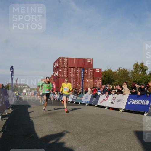 03.10.2025 - Köhlbrandbrückenlauf Matties Gatica Varas http://msf.ph/oto/9164137 03.10.2025 09:50:59 Ziel 1007, 1017, 1044, 2701 meine-sportfotos.de