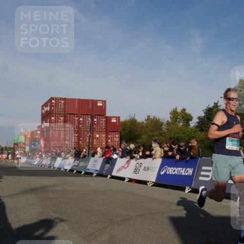 03.10.2025 - Köhlbrandbrückenlauf Matties Gatica Varas http://msf.ph/oto/9164158 03.10.2025 09:51:05 Ziel 1017, 3153 meine-sportfotos.de