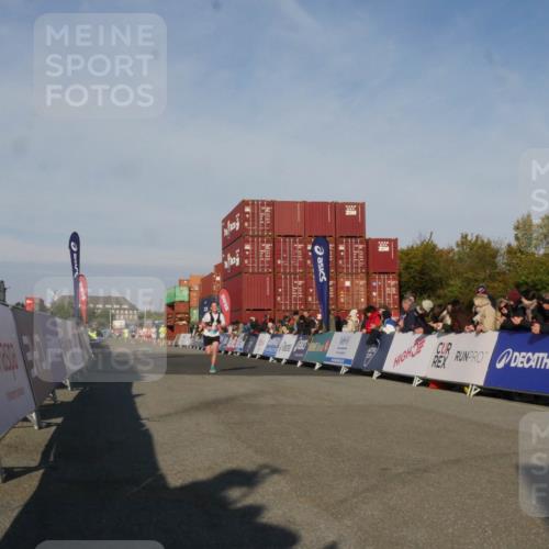 03.10.2025 - Köhlbrandbrückenlauf Matties Gatica Varas http://msf.ph/oto/9164160 03.10.2025 09:51:08 Ziel 3153 meine-sportfotos.de