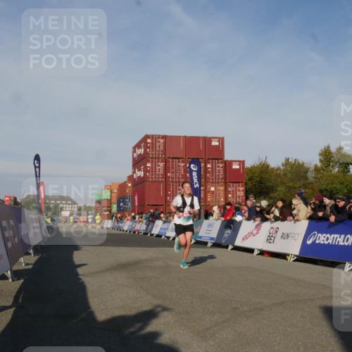 03.10.2025 - Köhlbrandbrückenlauf Matties Gatica Varas http://msf.ph/oto/9164169 03.10.2025 09:51:10 Ziel 3153 meine-sportfotos.de