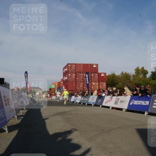 03.10.2025 - Köhlbrandbrückenlauf Matties Gatica Varas http://msf.ph/oto/9164176 03.10.2025 09:51:17 Ziel 3154, 3460 meine-sportfotos.de
