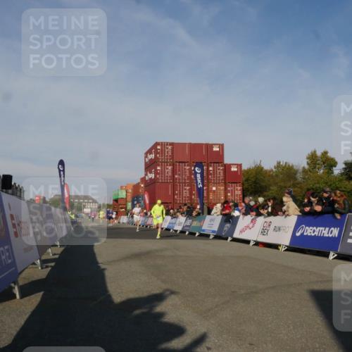03.10.2025 - Köhlbrandbrückenlauf Matties Gatica Varas http://msf.ph/oto/9164177 03.10.2025 09:51:18 Ziel 3154, 3460, 3740 meine-sportfotos.de