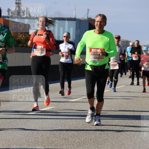 03.10.2025 - Köhlbrandbrückenlauf Strokosch-Dieckow http://msf.ph/oto/9164180 03.10.2025 13:07:18 Position 3 5394, 5092, 5326 meine-sportfotos.de