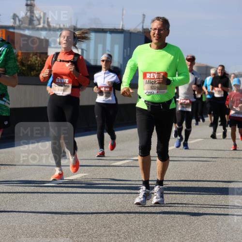 03.10.2025 - Köhlbrandbrückenlauf Strokosch-Dieckow http://msf.ph/oto/9164182 03.10.2025 13:07:18 Position 3 5092, 5394, 5326 meine-sportfotos.de