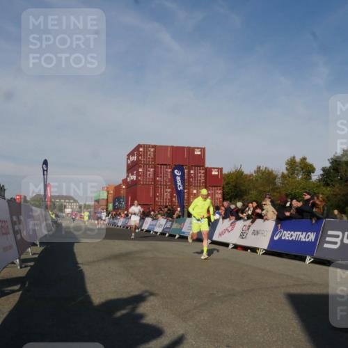 03.10.2025 - Köhlbrandbrückenlauf Matties Gatica Varas http://msf.ph/oto/9164184 03.10.2025 09:51:20 Ziel 1032, 3082, 3154, 3460, 3740 meine-sportfotos.de
