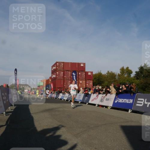 03.10.2025 - Köhlbrandbrückenlauf Matties Gatica Varas http://msf.ph/oto/9164192 03.10.2025 09:51:22 Ziel 1032, 3082, 3154, 3460, 3740 meine-sportfotos.de