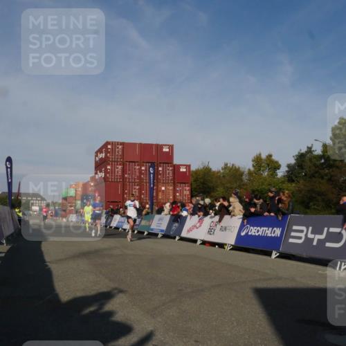 03.10.2025 - Köhlbrandbrückenlauf Matties Gatica Varas http://msf.ph/oto/9164202 03.10.2025 09:51:25 Ziel 1032, 3082, 3154, 3401, 3740 meine-sportfotos.de