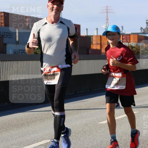 03.10.2025 - Köhlbrandbrückenlauf Strokosch-Dieckow http://msf.ph/oto/9164219 03.10.2025 13:07:27 Position 3 6618, 6619, 4607 meine-sportfotos.de