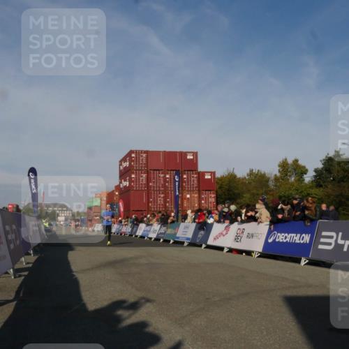 03.10.2025 - Köhlbrandbrückenlauf Matties Gatica Varas http://msf.ph/oto/9164236 03.10.2025 09:51:36 Ziel 1034, 1057, 3401 meine-sportfotos.de