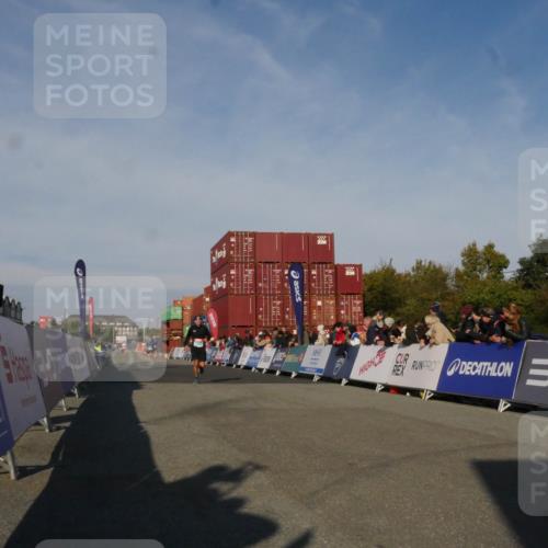 03.10.2025 - Köhlbrandbrückenlauf Matties Gatica Varas http://msf.ph/oto/9164252 03.10.2025 09:51:42 Ziel 1034, 3350 meine-sportfotos.de