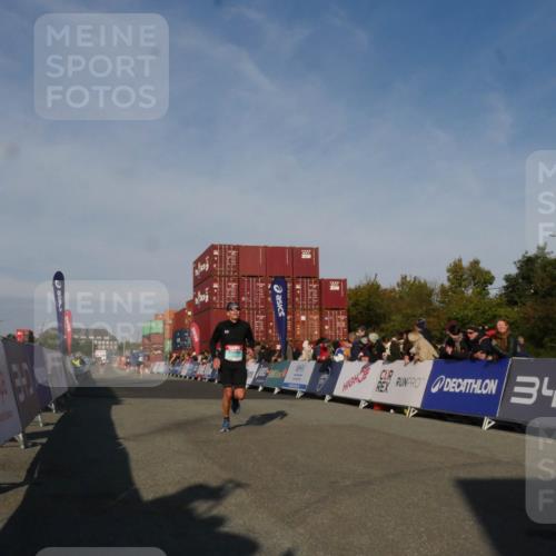 03.10.2025 - Köhlbrandbrückenlauf Matties Gatica Varas http://msf.ph/oto/9164258 03.10.2025 09:51:44 Ziel 1034, 3350 meine-sportfotos.de