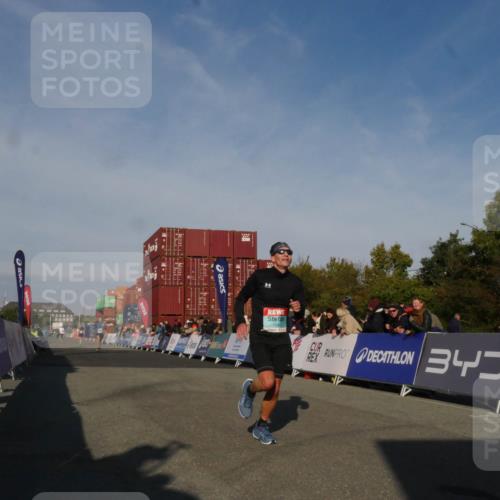 03.10.2025 - Köhlbrandbrückenlauf Matties Gatica Varas http://msf.ph/oto/9164262 03.10.2025 09:51:45 Ziel 1034, 3350 meine-sportfotos.de