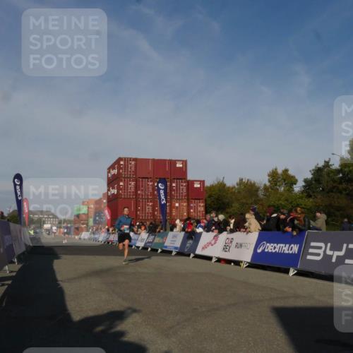 03.10.2025 - Köhlbrandbrückenlauf Matties Gatica Varas http://msf.ph/oto/9164269 03.10.2025 09:51:49 Ziel 3350, 3809 meine-sportfotos.de