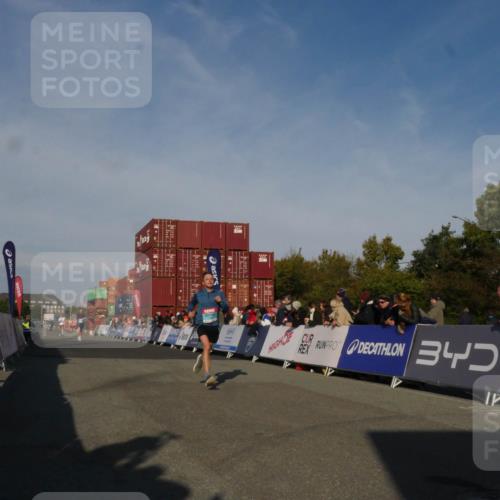 03.10.2025 - Köhlbrandbrückenlauf Matties Gatica Varas http://msf.ph/oto/9164273 03.10.2025 09:51:50 Ziel 3350, 3809 meine-sportfotos.de