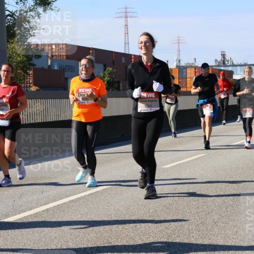 03.10.2025 - Köhlbrandbrückenlauf Strokosch-Dieckow http://msf.ph/oto/9164279 03.10.2025 13:07:47 Position 3 5780, 5195, 5504 meine-sportfotos.de