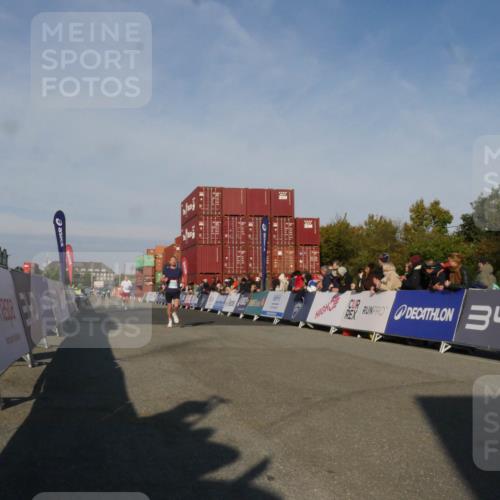 03.10.2025 - Köhlbrandbrückenlauf Matties Gatica Varas http://msf.ph/oto/9164280 03.10.2025 09:51:55 Ziel 3086, 3809 meine-sportfotos.de