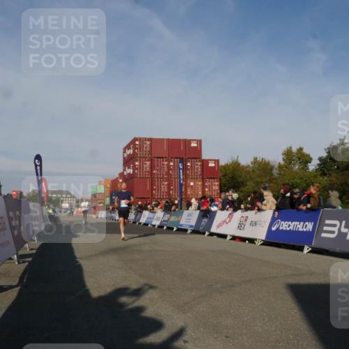 03.10.2025 - Köhlbrandbrückenlauf Matties Gatica Varas http://msf.ph/oto/9164281 03.10.2025 09:51:56 Ziel 3086, 3809 meine-sportfotos.de