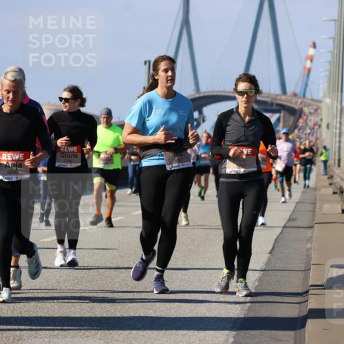 03.10.2025 - Köhlbrandbrückenlauf Strokosch-Dieckow http://msf.ph/oto/9164297 03.10.2025 13:07:54 Position 3 5288, 5285, 6757 meine-sportfotos.de