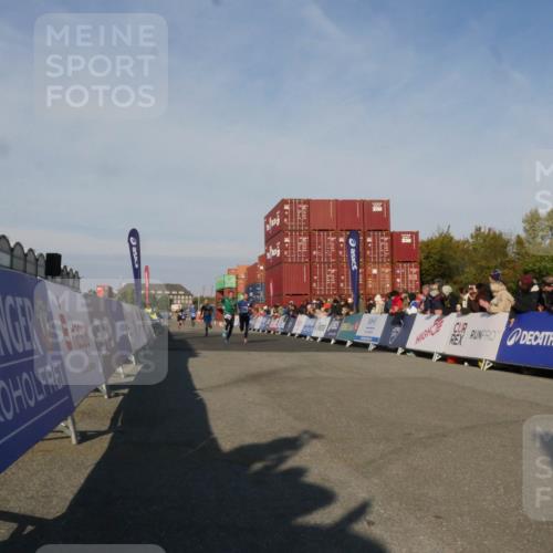 03.10.2025 - Köhlbrandbrückenlauf Matties Gatica Varas http://msf.ph/oto/9164307 03.10.2025 09:52:07 Ziel 1026, 1187, 3756 meine-sportfotos.de