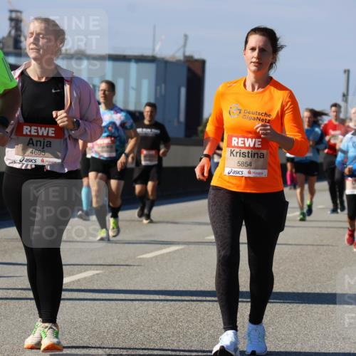 03.10.2025 - Köhlbrandbrückenlauf Strokosch-Dieckow http://msf.ph/oto/9164316 03.10.2025 13:08:06 Position 3 6669, 4695, 5854 meine-sportfotos.de
